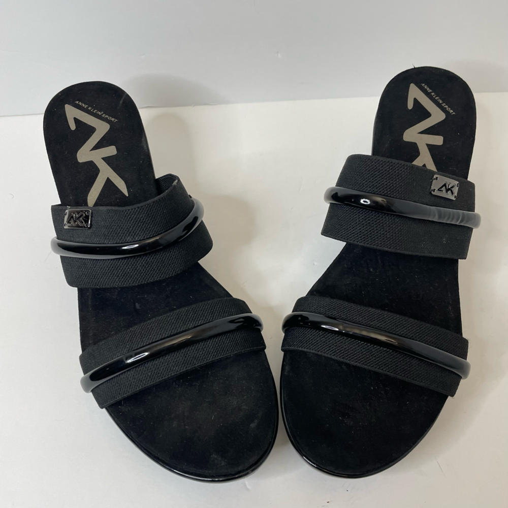 Ann Klein sport| 9.5 medium| black wedge| suede| comfort